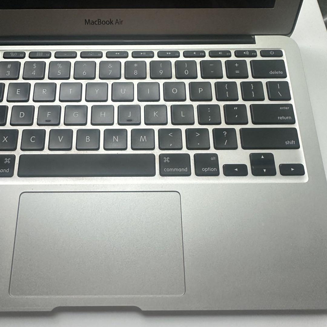 Apple MacBook Air 11.6インチ US 2013年 本体