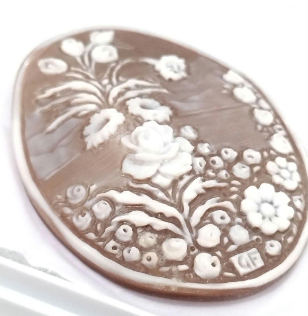 天然　シェルカメオ　花　刻印？入り　アクセサリー　ブローチ　手芸　ルース