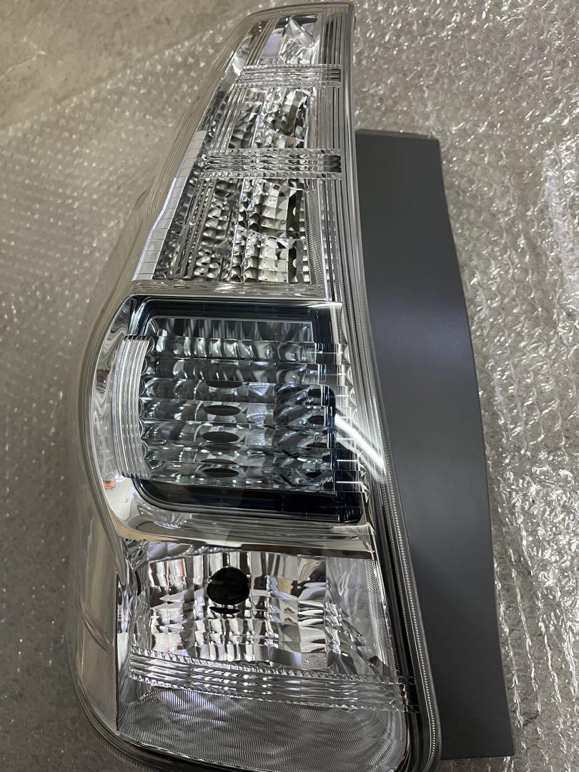 トヨタ プリウスα ZVW41W テール レンズ ランプ Assy 左側 助手席