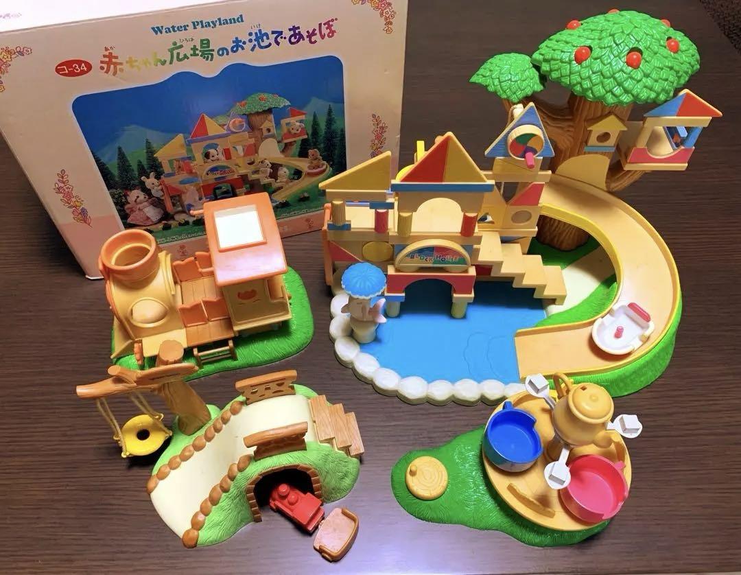ハローキティ箱根大涌谷限定黒たまごぬいぐるみ、ファスナー