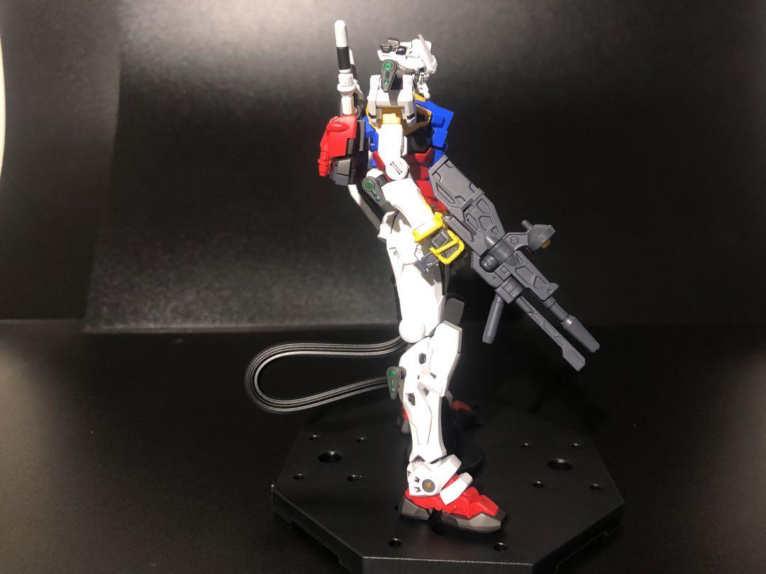 ガンプラ　HG 赤いガンダム　塗装済完成品