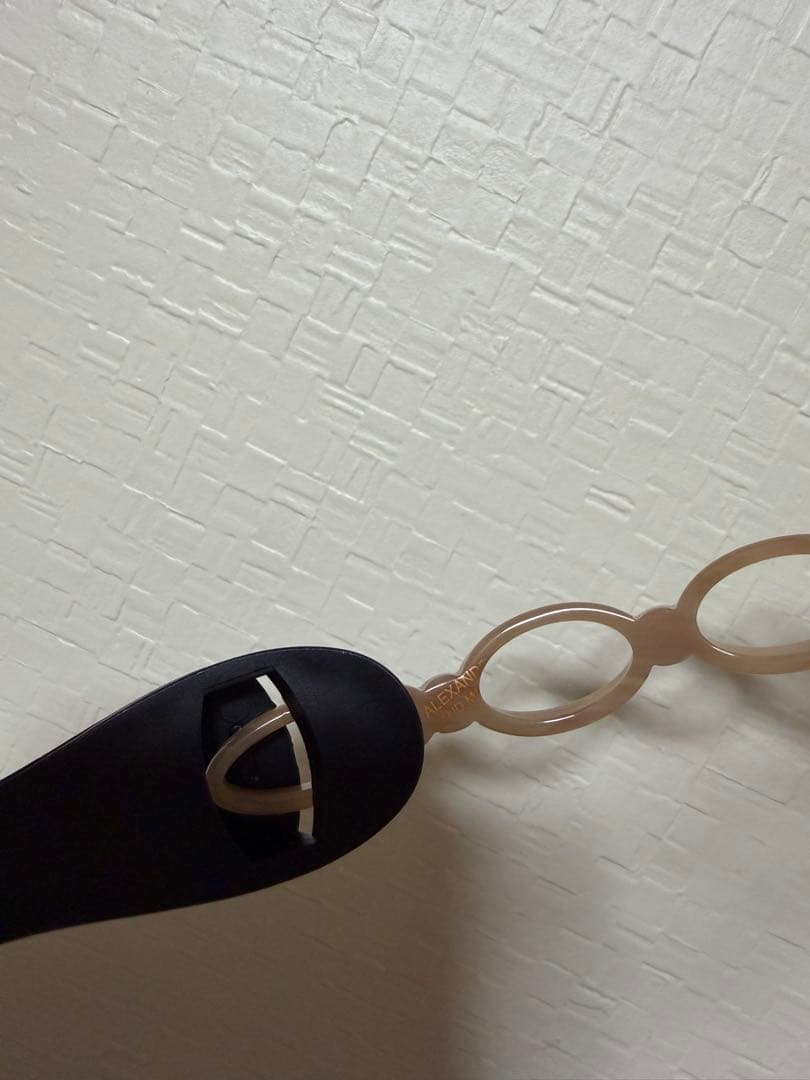 アレクサンドル ドゥ パリ パールカチューシャAlexandre de paris DECORATOM_COM_BR