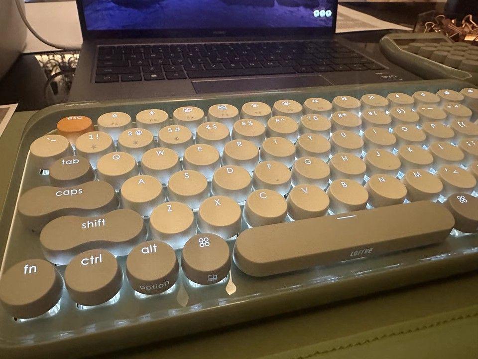 グリーン