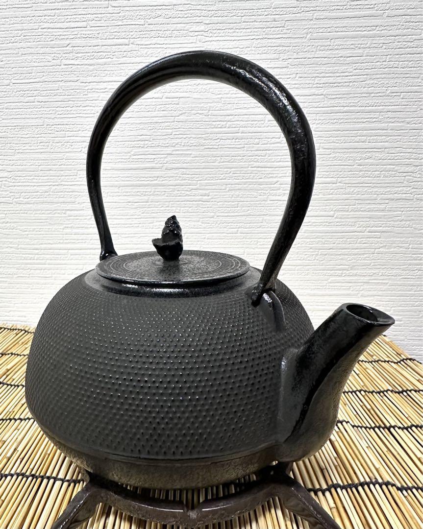 新品、未使用品　南部盛榮堂(OIGEN)造　１８型アラレ　南部鉄瓶　南部鉄器