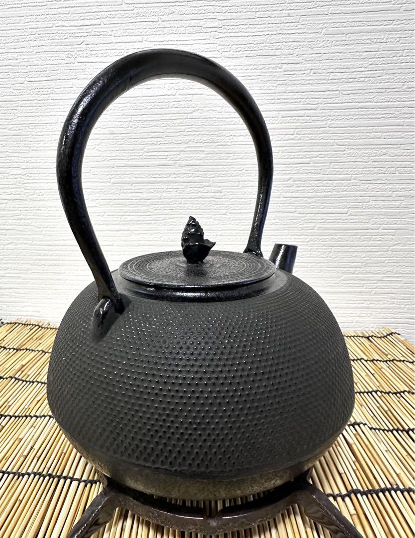 新品、未使用品　南部盛榮堂(OIGEN)造　１８型アラレ　南部鉄瓶　南部鉄器