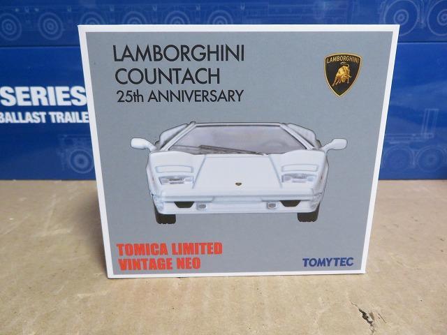 トミカリミテッドヴィンテージネオ ランボルギーニ カウンタック 25th 白