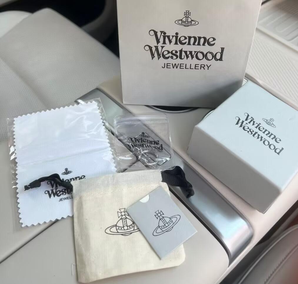 Vivienne Westwood 指輪 シルバーリング オーブ サイドストーンΩ