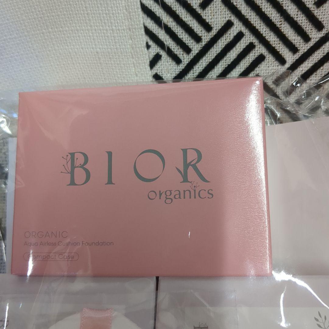 BIOR オーガニックアクアエアレスクション美容液ファンデーション新品　セール