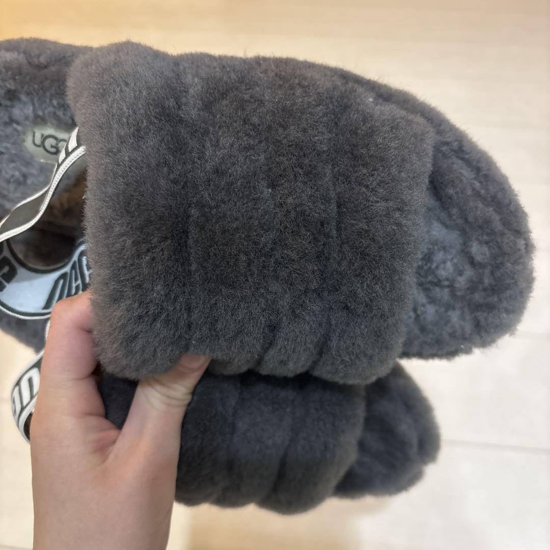 UGG ファーサンダル