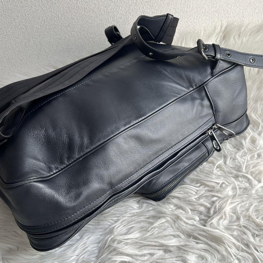 BOTTGAVENETA イントレチャート メンズ リュック ネイビー レザー