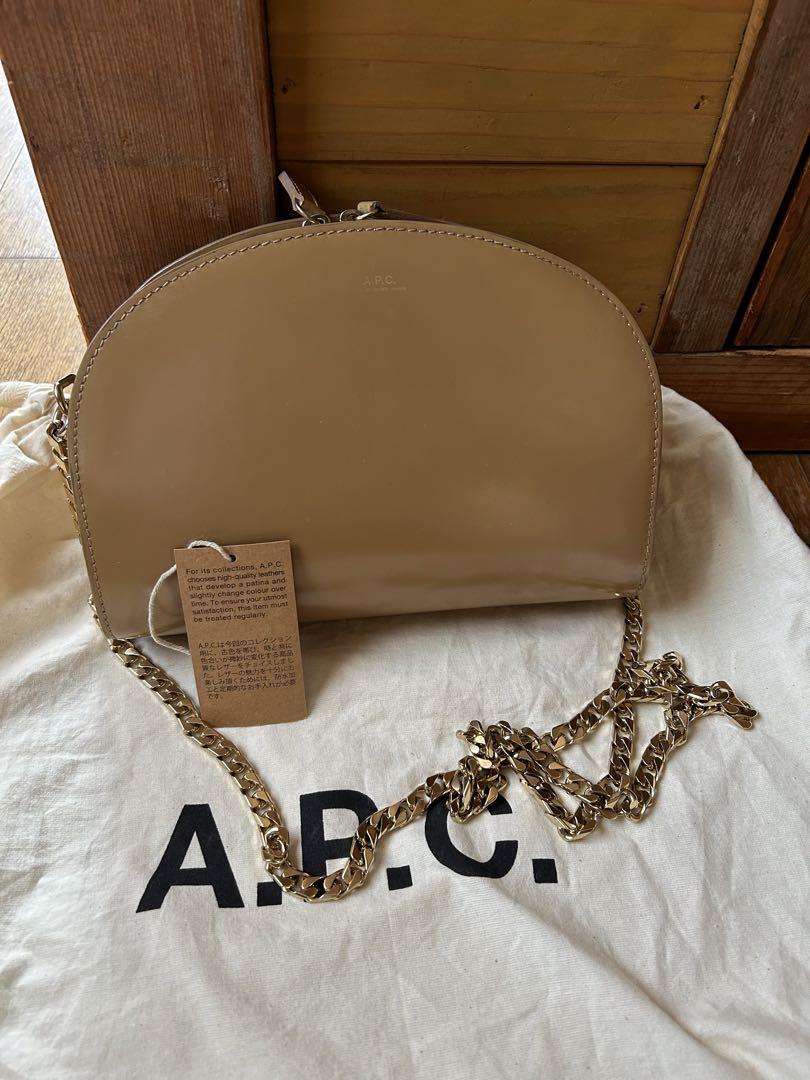 高い素材 APC ハーフムーンバッグ パテント チェーンバッグ バッグ