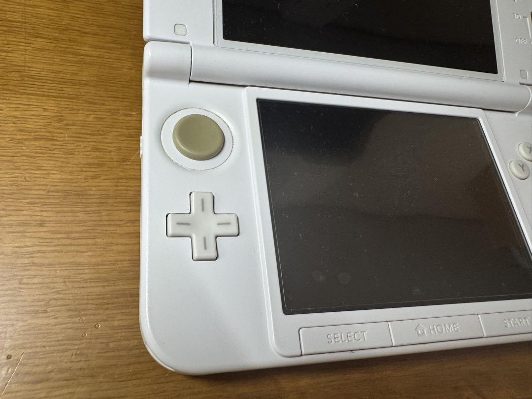 ホワイト New 3DS LL 本体　美品　充電器付き