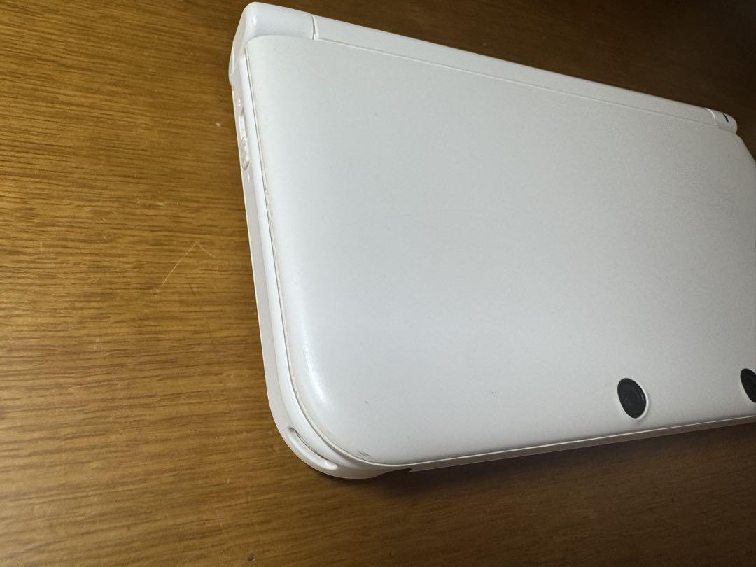 ホワイト New 3DS LL 本体　美品　充電器付き
