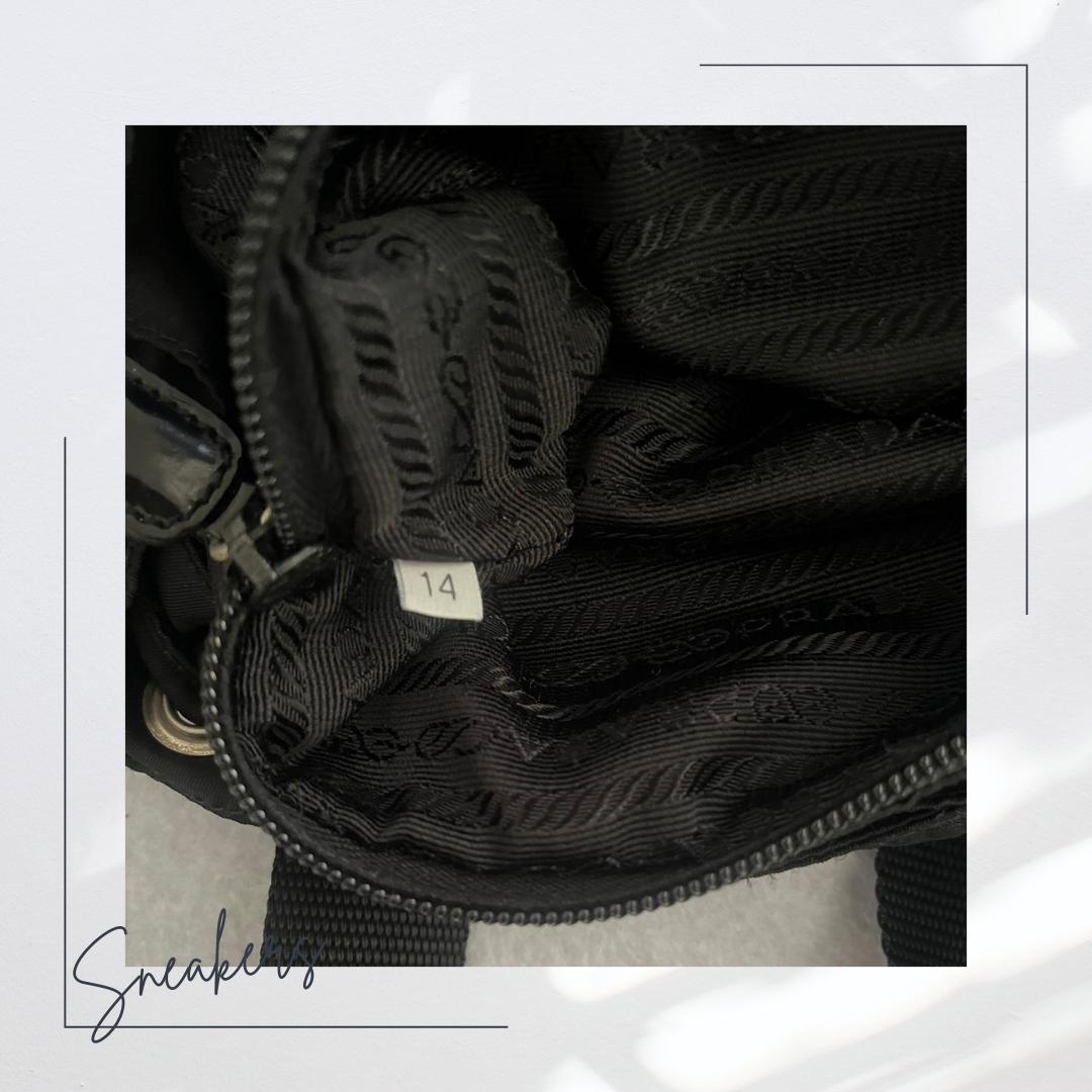 【状態良好✨】PRADA　リュック　ブラック(ヴィンテージ)