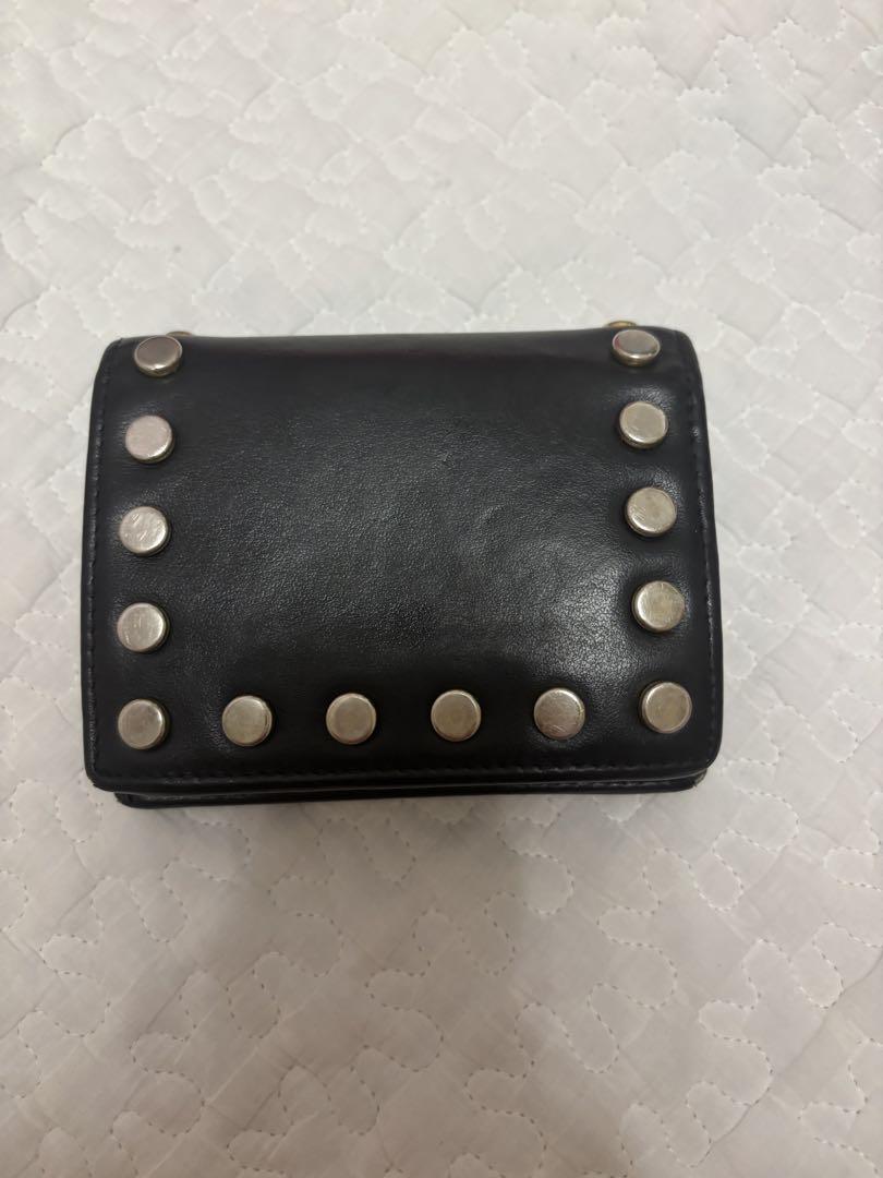 PRADA ブラック 二つ折り 財布 ゴールドスタッズ プラダ