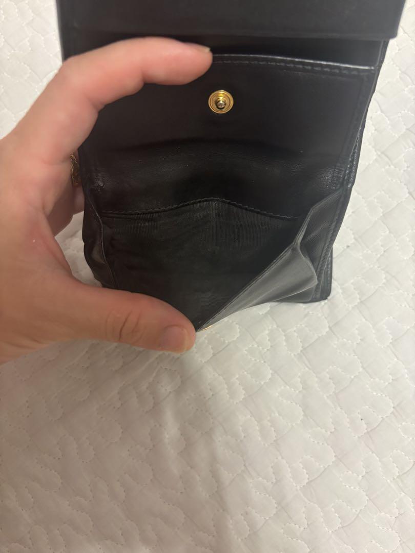 PRADA ブラック 二つ折り 財布 ゴールドスタッズ プラダ