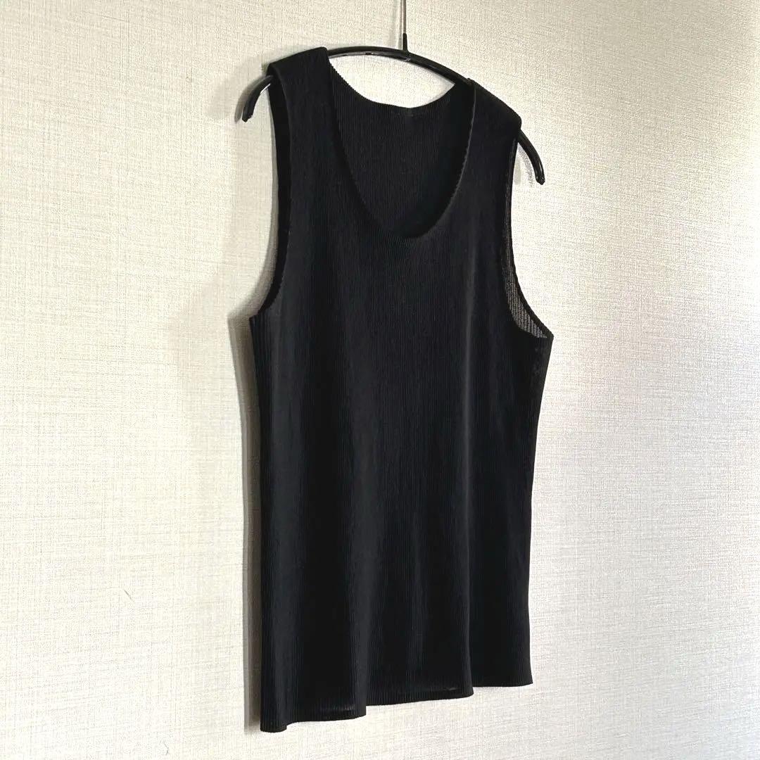 プリーツプリーズ　ミスト　黒 タンクトップ ノースリーブ