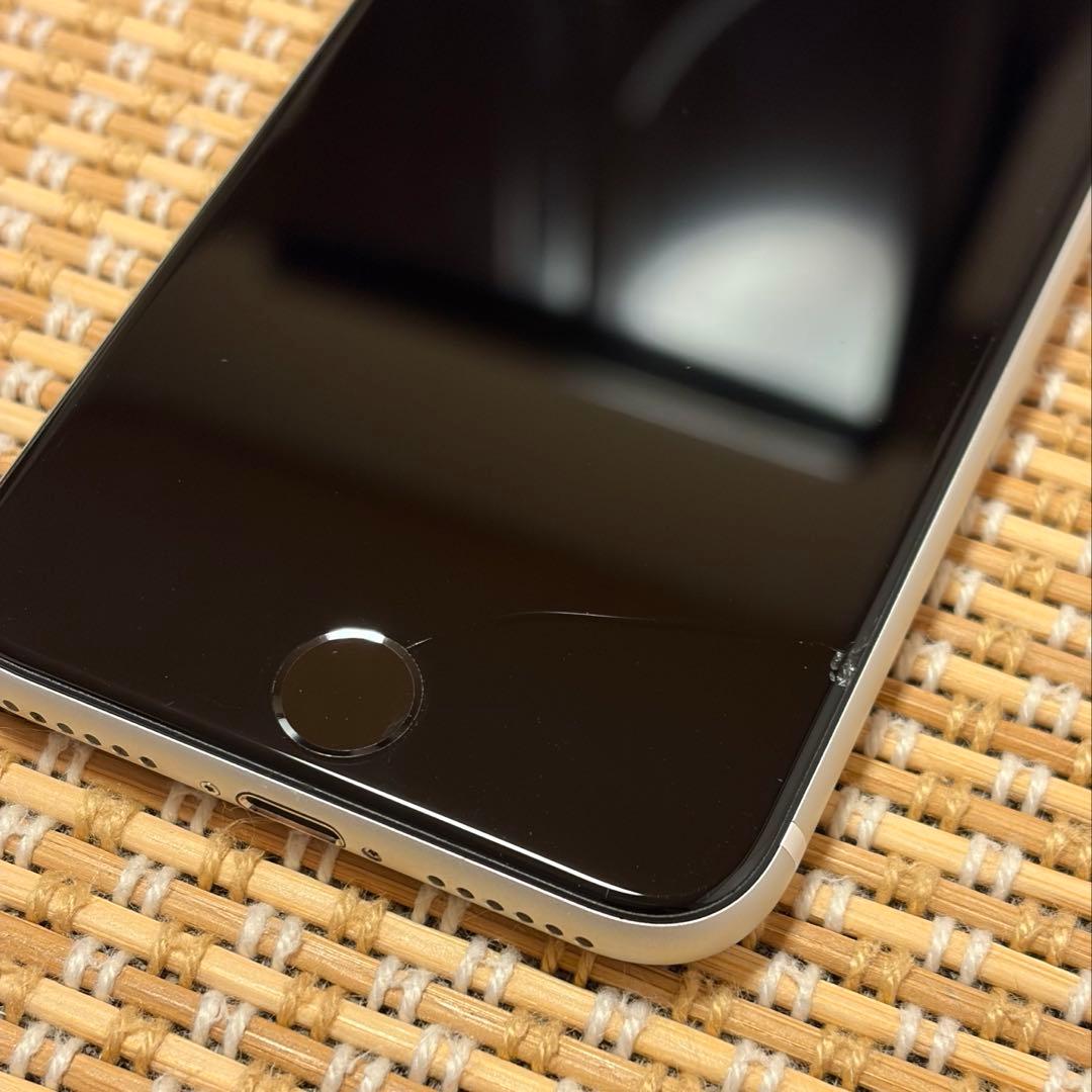 iPhone SE2/SE第二世代 ホワイト 64GB SIMフリー iPhone SE2/SE第二世代 ホワイト 64GB SIMフリー
