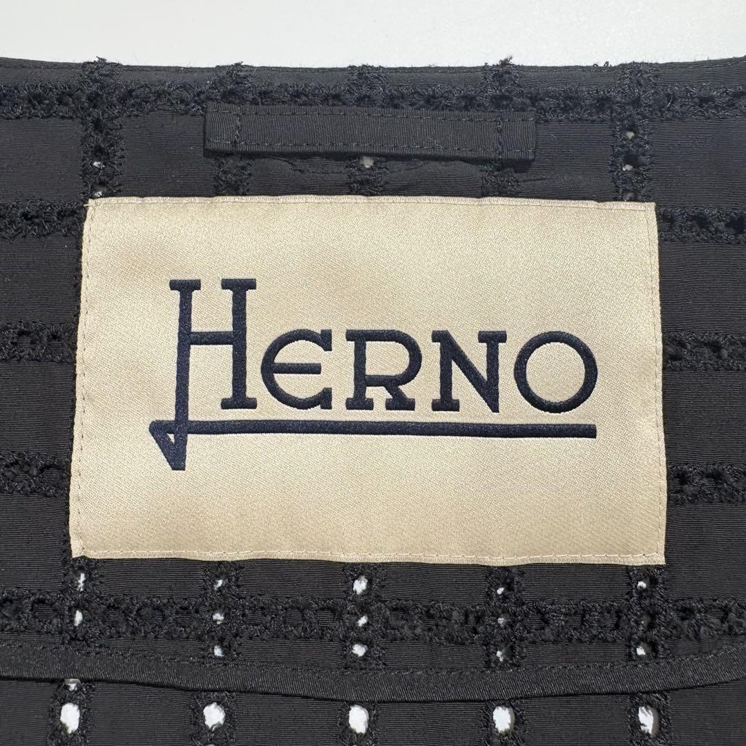 【美品】HERNO ヘルノ　カットワーク刺繍　春夏ジャケット42サイズ HERNO - HERNO ジャケット 半袖 ジップアップ カットワーク 刺繍
