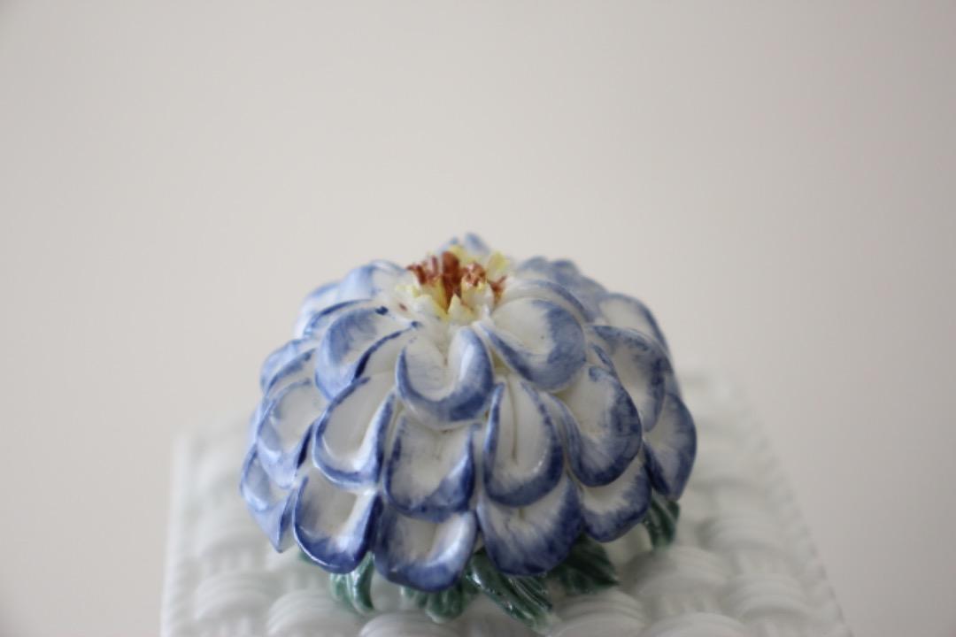 ティファニー　陶器　蓋付き　小物入れ　ジュエリーボックス　花　シビルコノリー