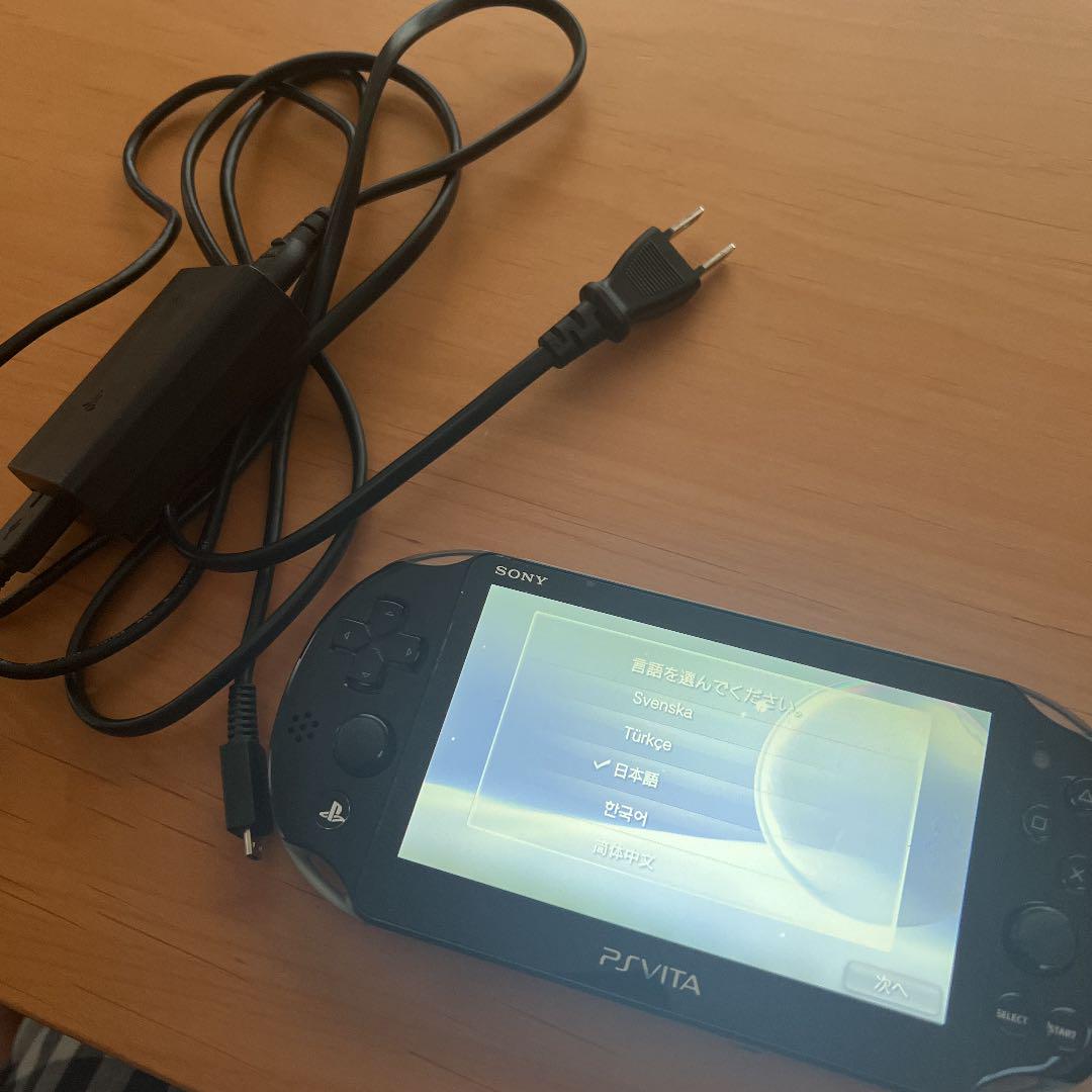 PS vita 本体+ソフト+ケース＋純正充電器 PS vita 本体+ソフト+ケース＋純正充電器