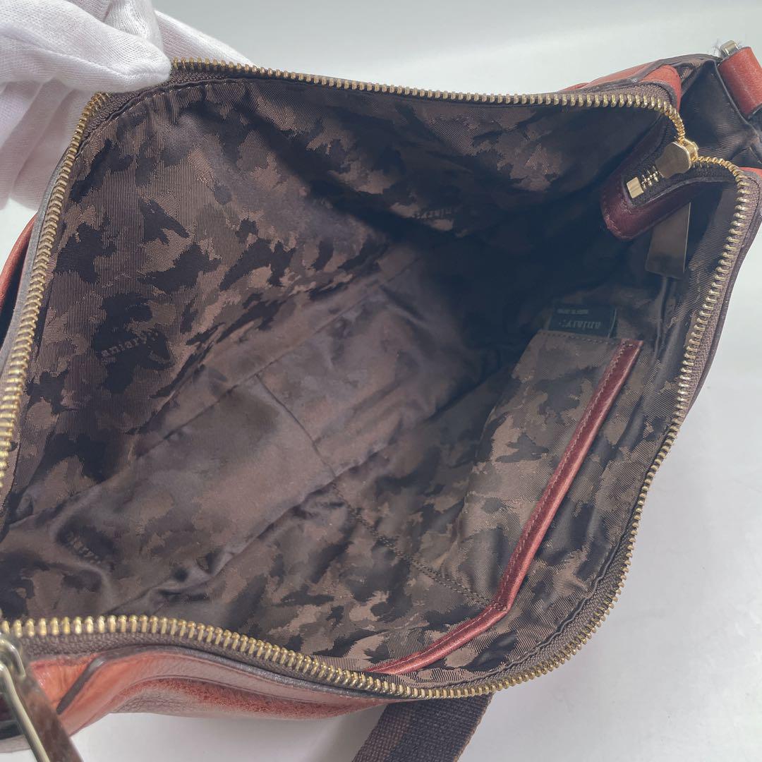 【美品】 aniary レザー ショルダーバッグ ハーフムーン 迷彩 斜めがけ 美品】 aniary レザー ショルダーバッグ ハーフムーン 迷彩 斜