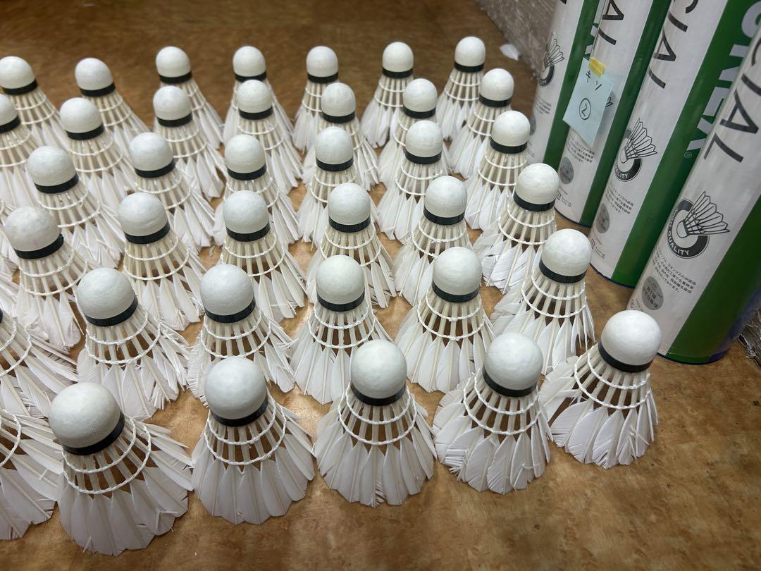 ヨネックス ニューオフィシャル　中古シャトル 毛羽立ち少なめ 2
