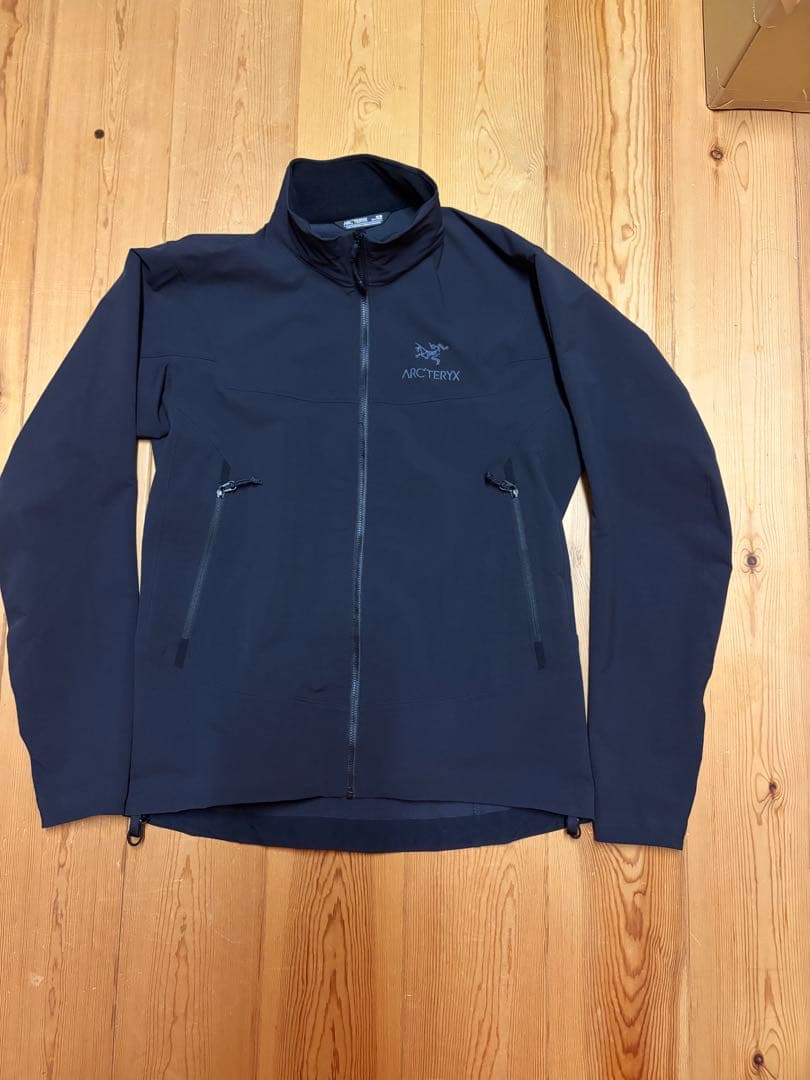 3連休 アークテリクス ガンマLTジャケット Mサイズ ブラックM・ARC'TERYX