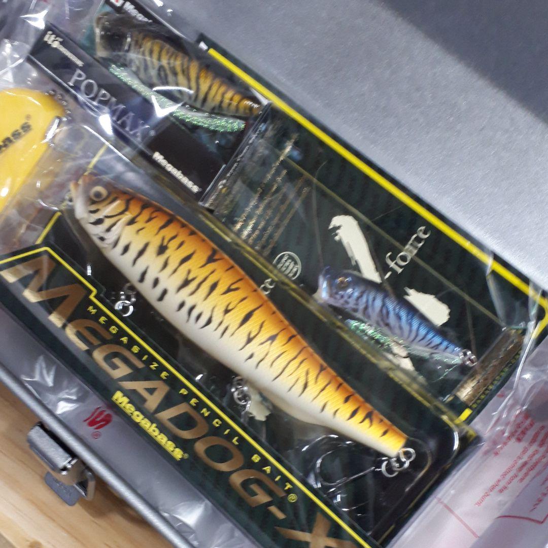 人気の新作 メガバス 22 限定格納庫 フルセット ルアー用品