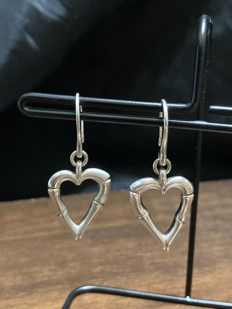美品 グッチ バンブー ハート フック ピアス シルバー925 GUCCI グッチ ピアス 390268 J8400 0702 筆記体 ロゴ入り