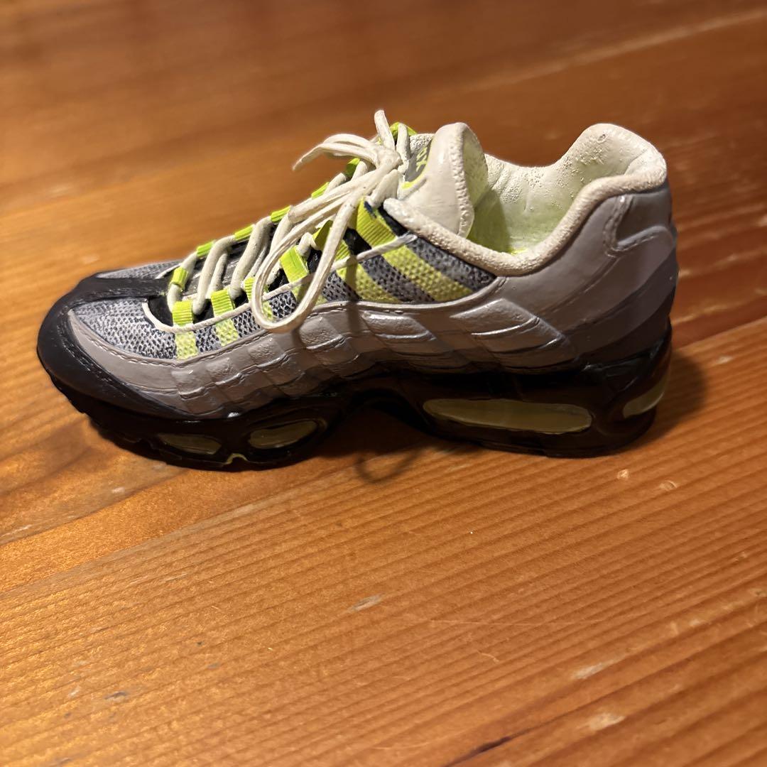 NIKE AIRMAX95イエローグラデオフィシャルミニチュアフィギュア
