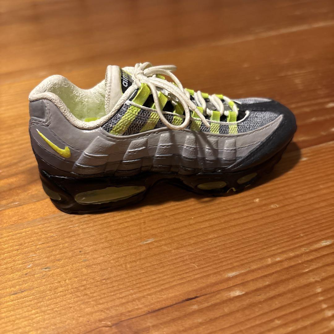 NIKE AIRMAX95イエローグラデオフィシャルミニチュアフィギュア