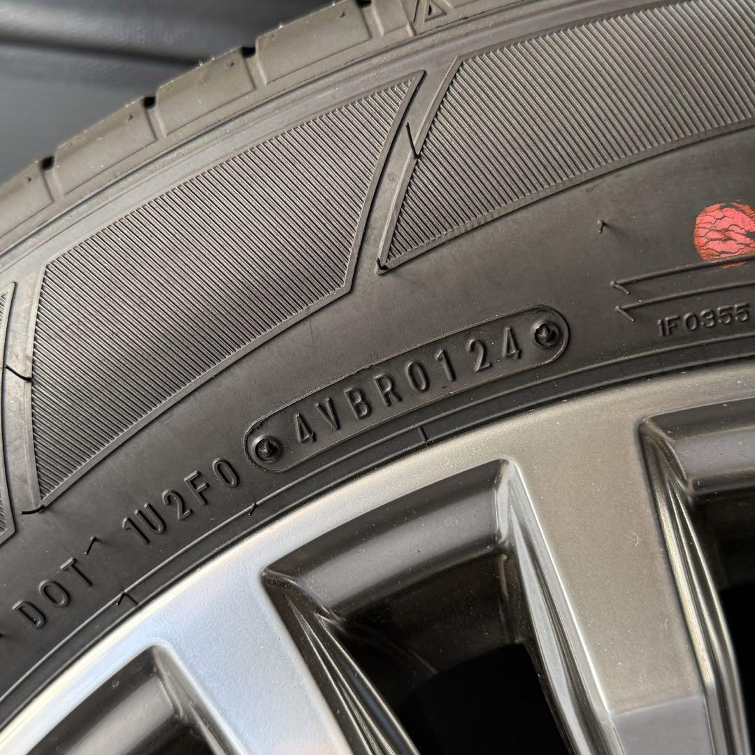 クラウンセダン 純正 19×8J+30 ダンロップ 235/55R19 1台分