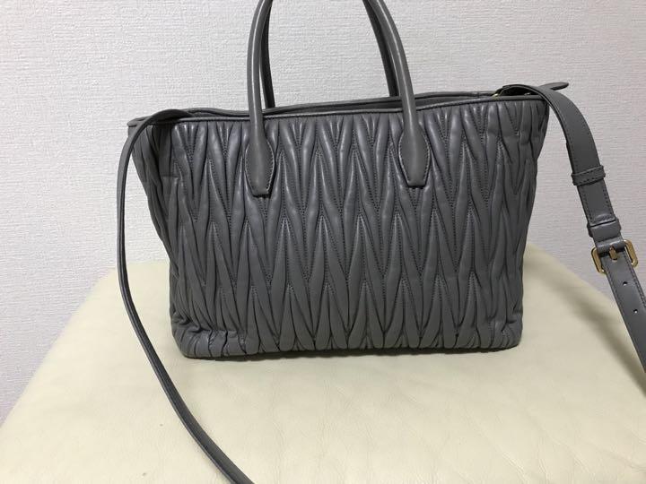 大特価❗️近年モデル ミュウミュウマテラッセ 5BG 2way バッグ 人気商品ランキング 休日大特価❗️近年モデル ミュウミュウマテラッセ バッグ 2way 5BG ハンドバッグ
