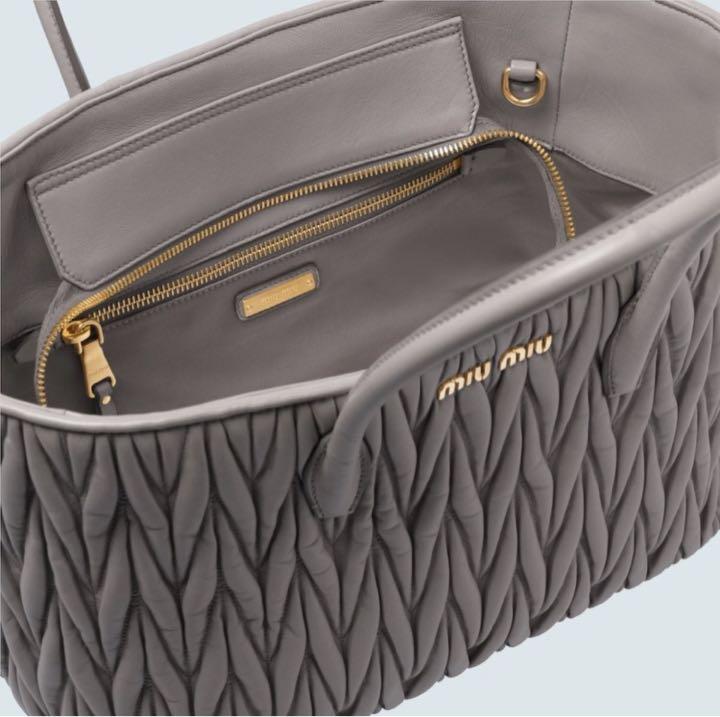 大特価❗️近年モデル ミュウミュウマテラッセ 5BG 2way バッグ 人気商品ランキング 休日大特価❗️近年モデル ミュウミュウマテラッセ バッグ 2way 5BG ハンドバッグ
