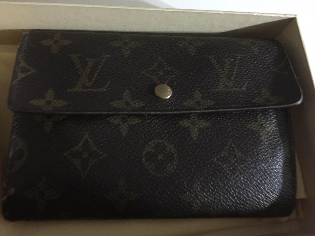 ヴィトンの長財布