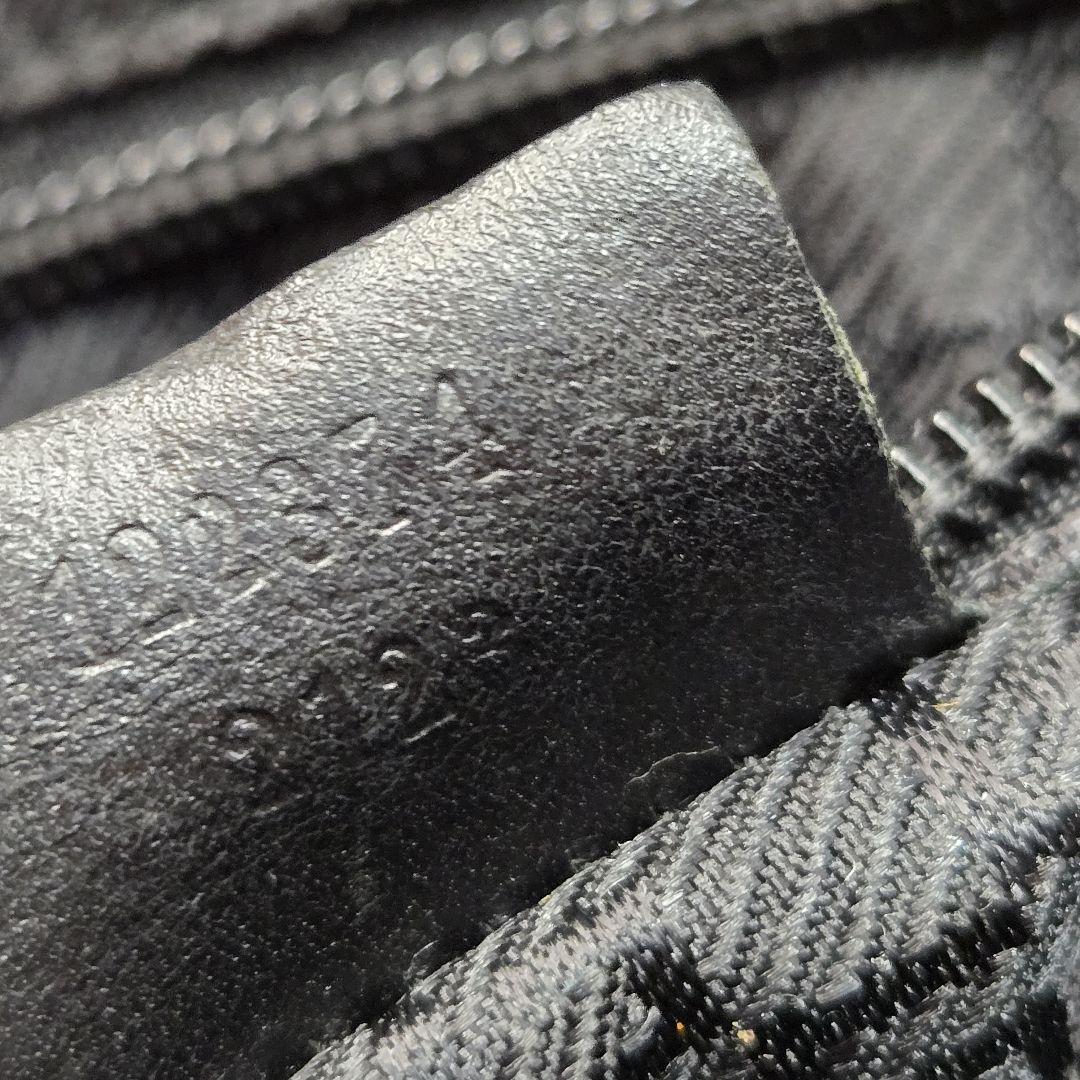 GUCCI メッセンジャーバッグ ベルト金具 キャンバス ショルダー