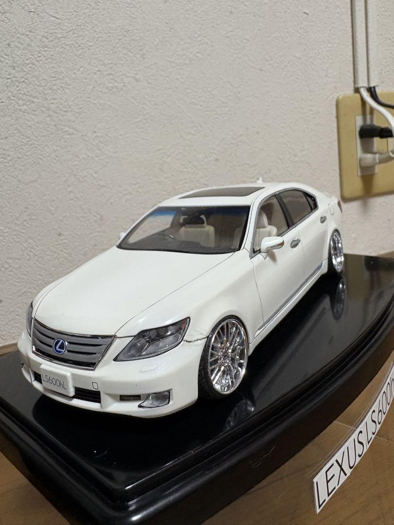 レクサス1/24 LS600hL