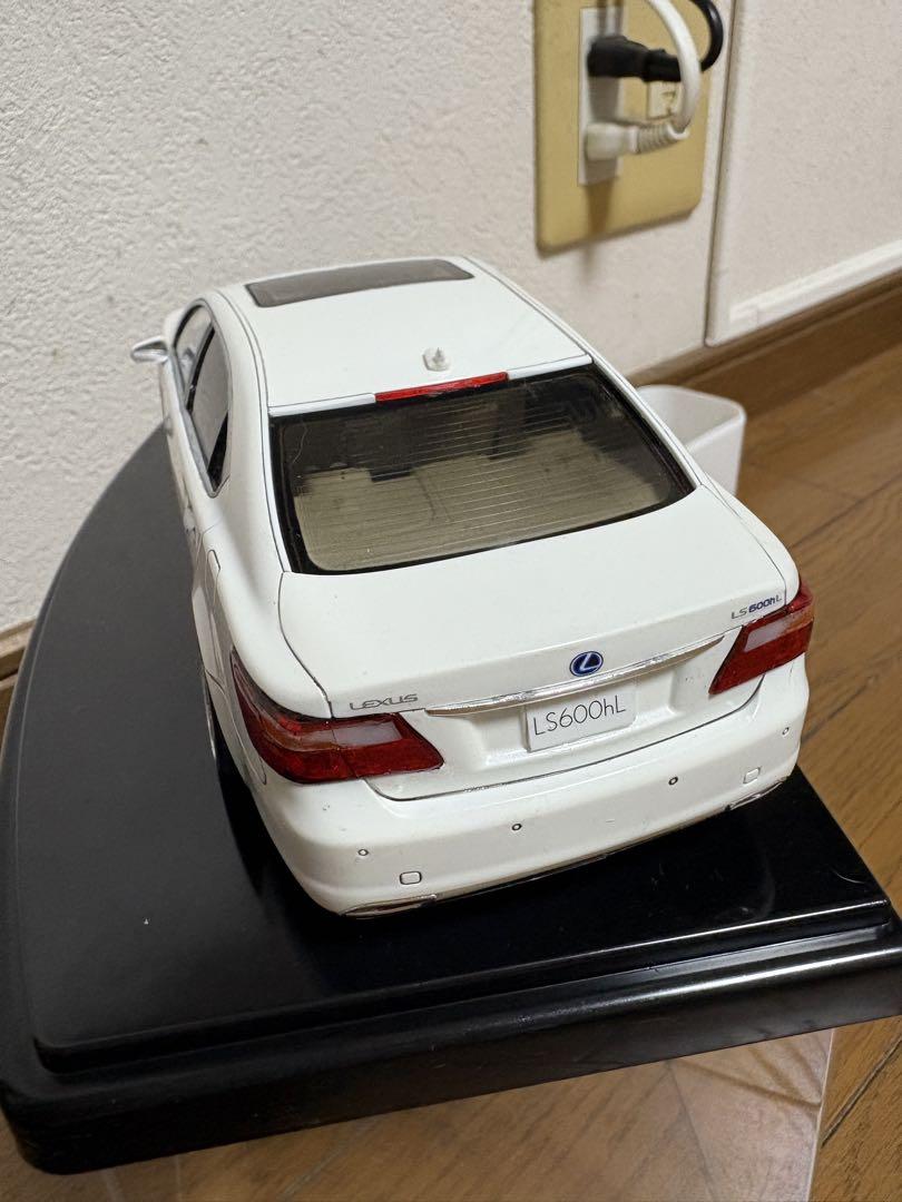 レクサス1/24 LS600hL