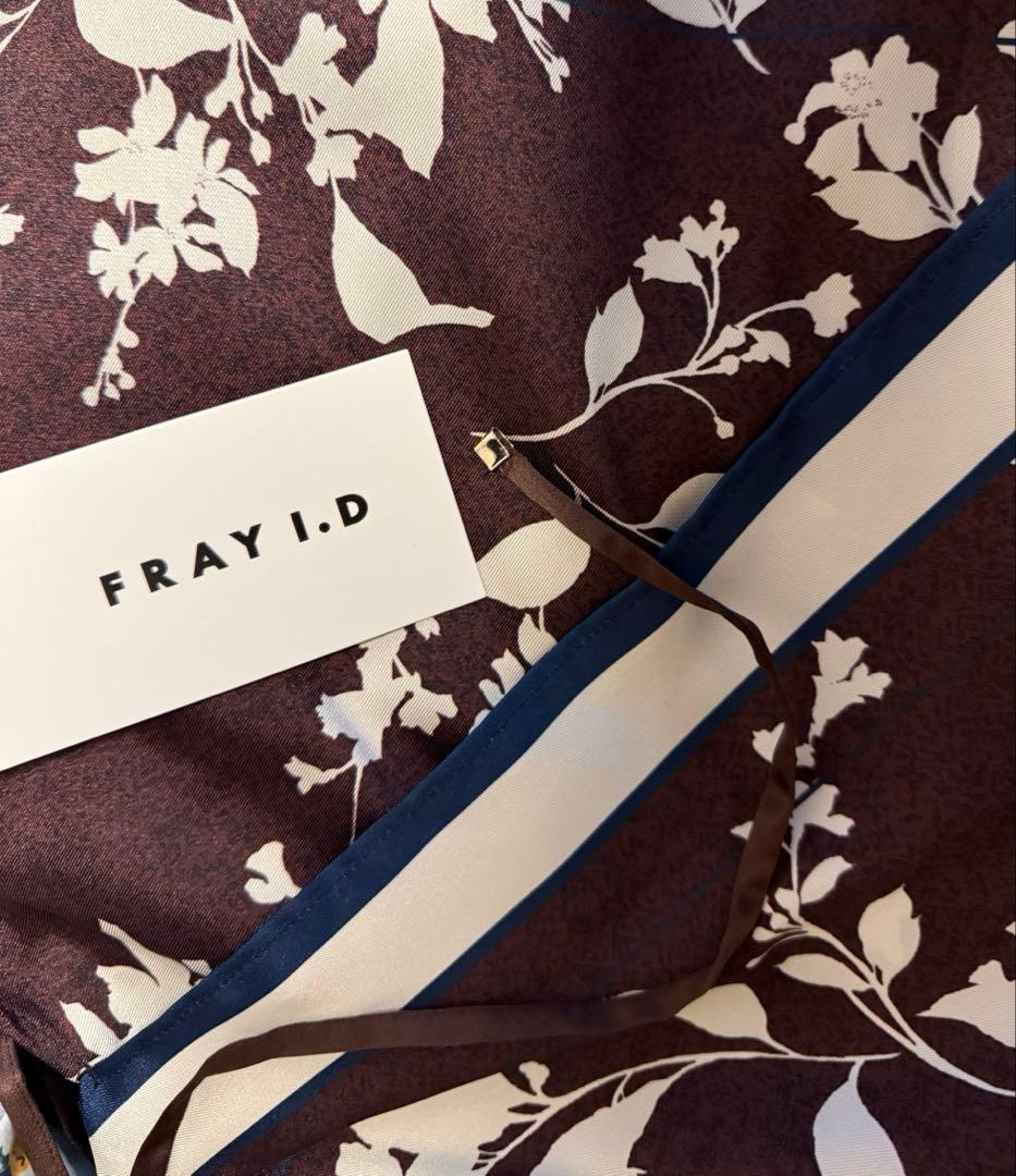 新品*タグ付き FLAY I.D スカーフプリントキャミソール/ウォッシャブル 新品*タグ付き FLAY I.D スカーフプリントキャミソール/ウォッシャブル