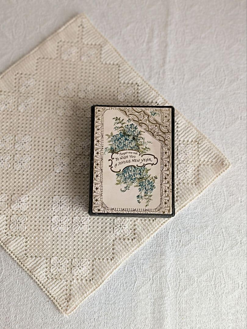 * antique box ୨୧ * ブルーの小花柄 19世紀の古い 紙箱