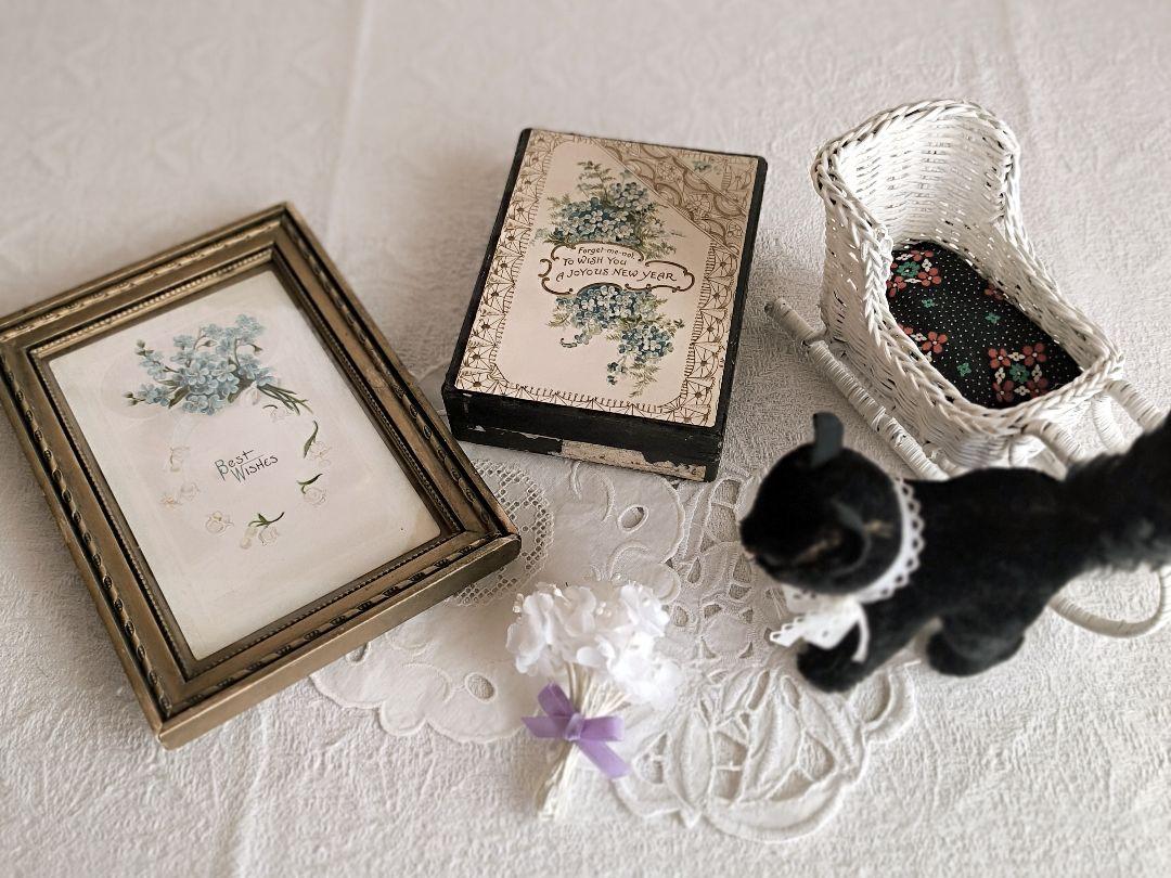 * antique box ୨୧ * ブルーの小花柄 19世紀の古い 紙箱