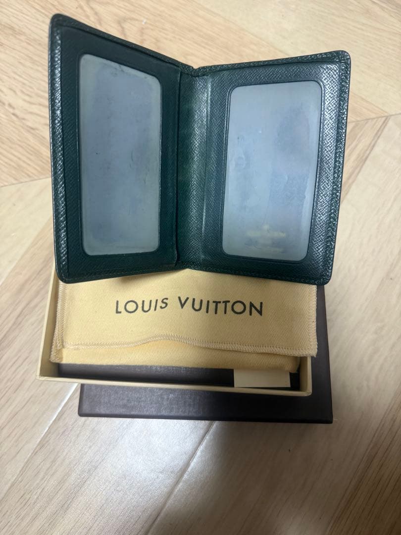 ルイ・ヴィトン タイガ「ポルト2カルト・ヴェルティカル」カードケース ルイ・ヴィトン タイガ「ポルト2カルト・ヴェルティカル」カードケース