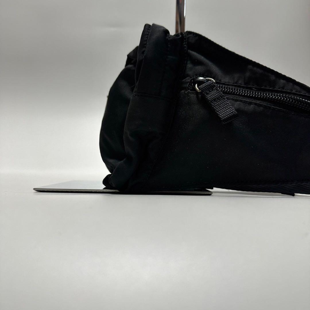 579【極美品】プラダ　三角ロゴ　ナイロン　ブラック　ウエストポーチ　ショルダー