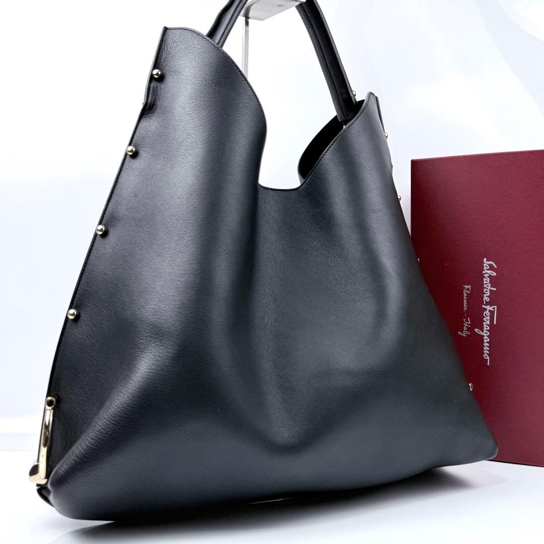 FERRAGAMO フェラガモ ホーボーバッグ ガンチーニ金具Salvatore Ferragamo