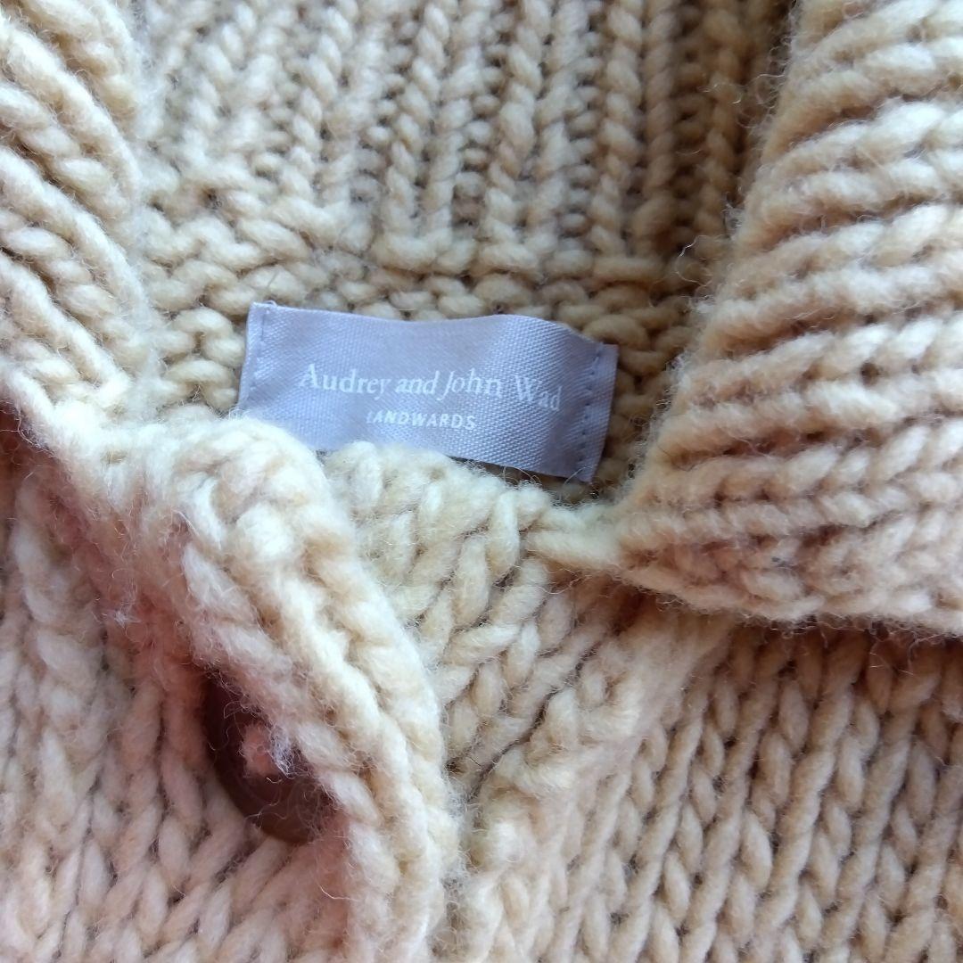 Audrey and John Wad ニットカーディガン　クリーム色