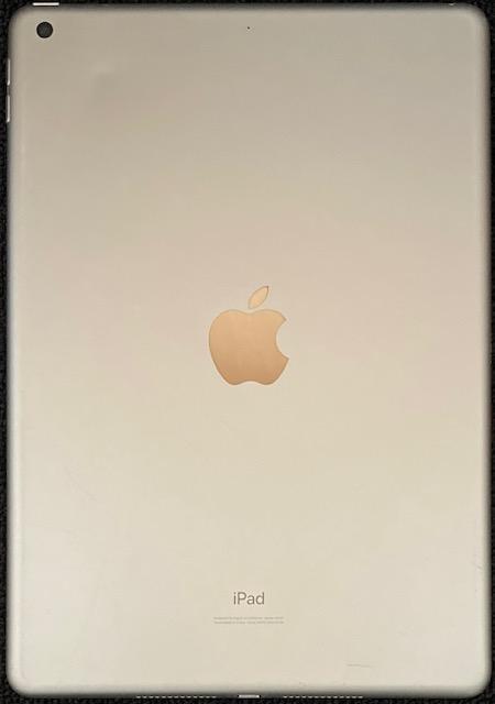 Apple iPad シルバー 本体　第7世代　32GB iPad Wi-Fi 32GB - シルバー（第7世代） [整備済製品] - Apple