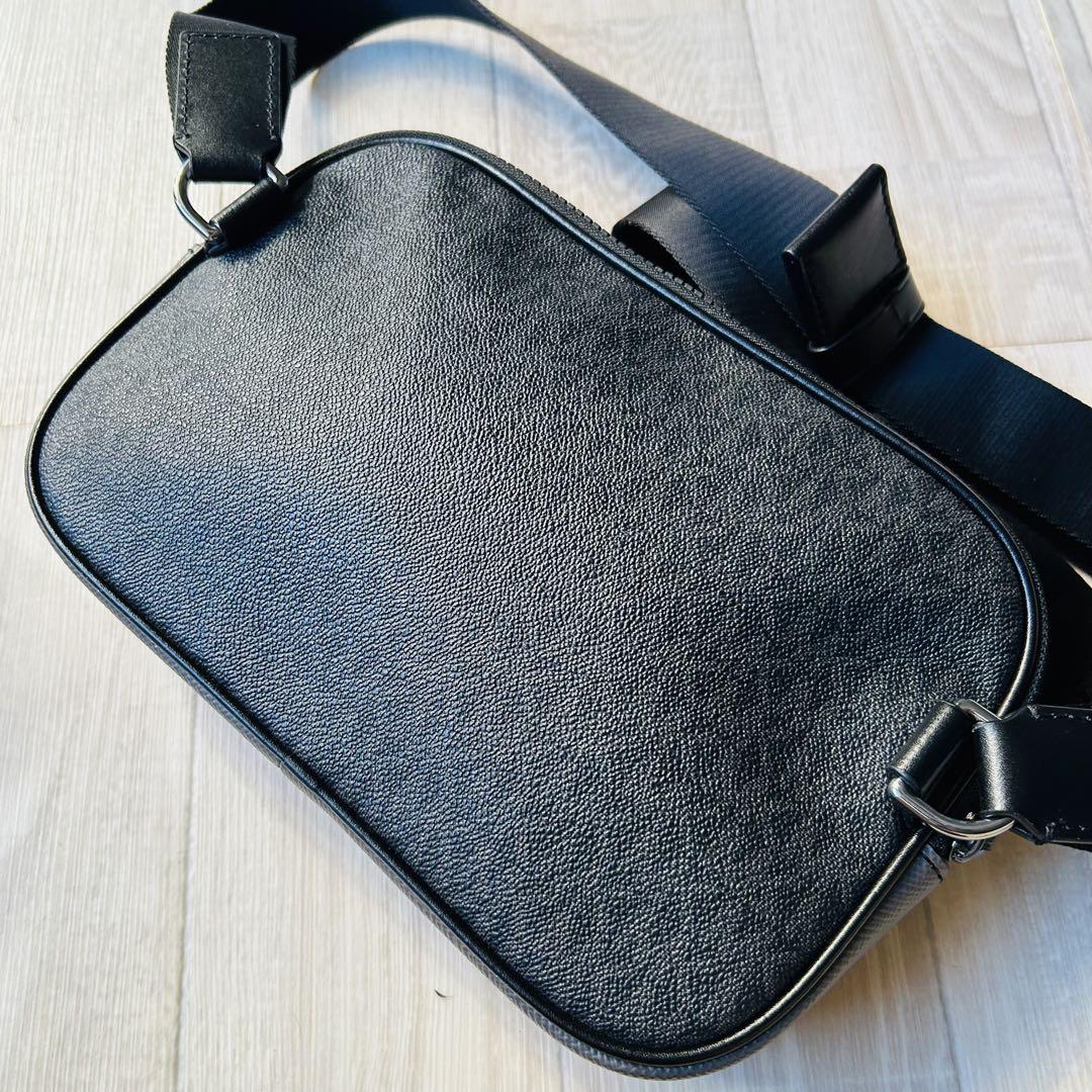 KORS ボディバッグ