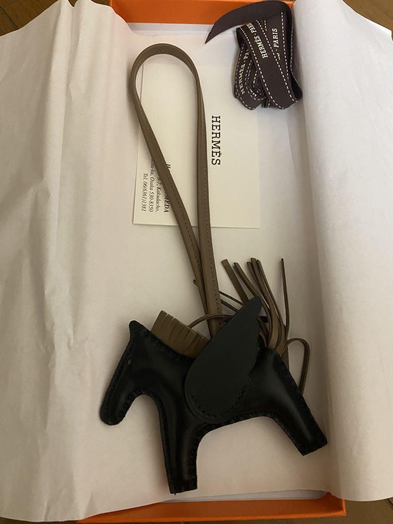 HERMES ペガサスチャーム PM ノアール エトゥープ