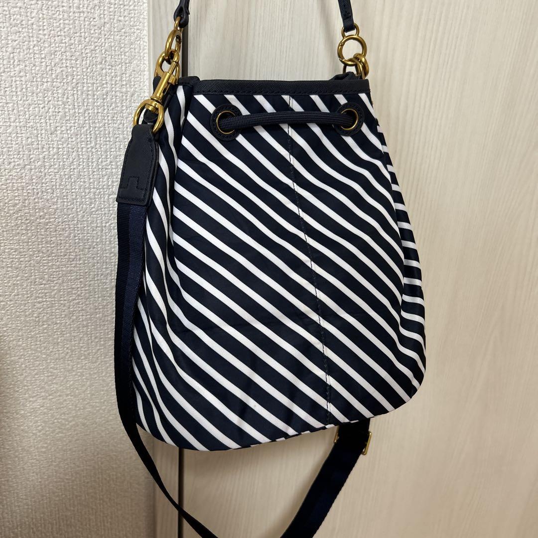 トリーバーチ　ショルダーバッグ　ストライプ巾着